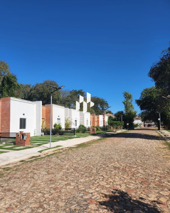 En Venta - CASA EN BARRIO CERRADO