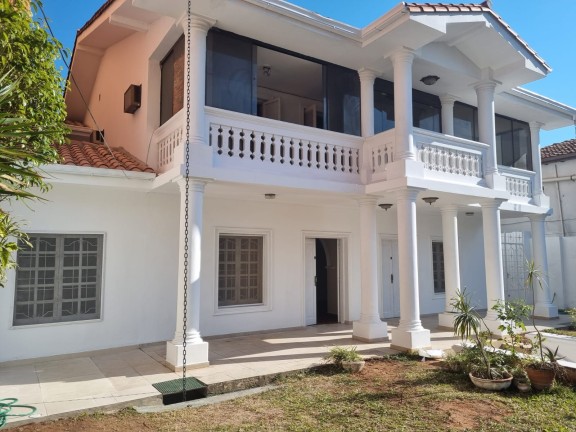 En Venta - CASA DE 4 HABITACIONES