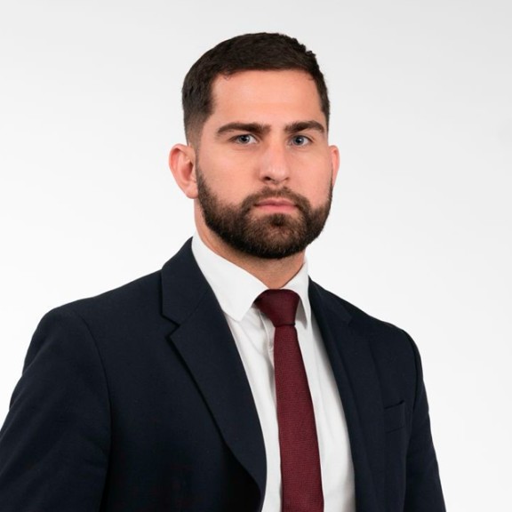 Walter Sanabria • Financial Manager